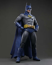 Load image into Gallery viewer, Hot Toys MMS834 The Flash 1/6th scale Batman (Blue &amp; Grey Suit) Collectible Figure [Hot Toys Exclusive]