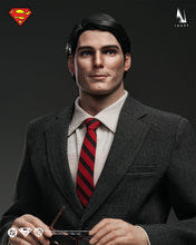 Load image into Gallery viewer, Preorder! INART Superman (1978) Superman and Clark Kent 1/6 scale Collectible Figure Set Premium Edition