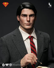 Load image into Gallery viewer, Preorder! INART Superman (1978) Superman and Clark Kent 1/6 scale Collectible Figure Set Premium Edition