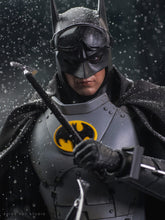 Load image into Gallery viewer, Hot Toys MMS897 The Flash Batman (Arctic Suit) 1/6th scale Collectible Figure