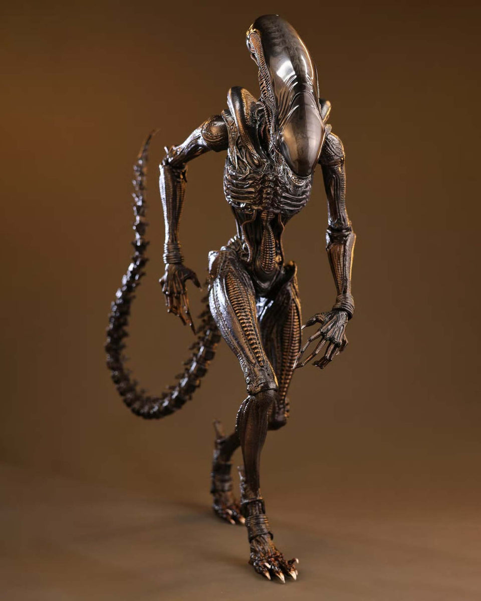 Hot Toys MMS784 Alien: Romulus - Scorched Xenomorph 1/6th Scale Collec ...
