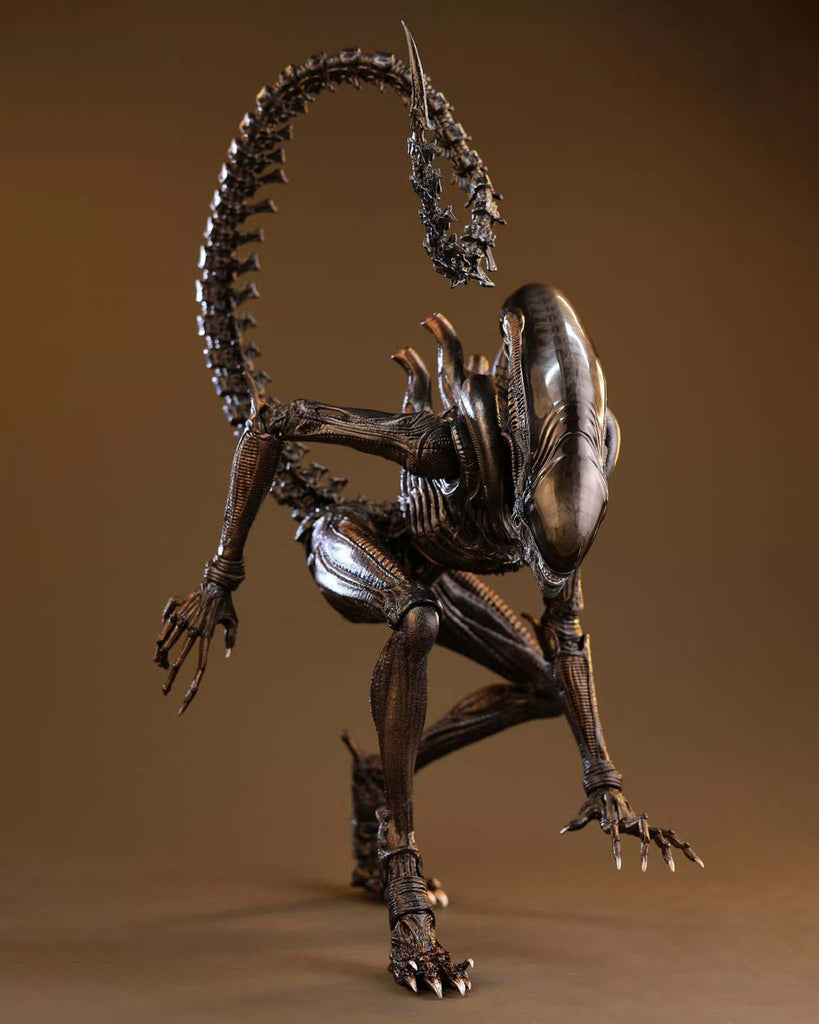 Hot Toys MMS784 Alien: Romulus 1/6th scale Scorched Xenomorph Collectible Figure