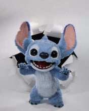 Load image into Gallery viewer, Hot Toys MMS815 Lilo &amp; Stitch: Stitch Collectible Figure