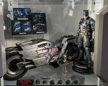 Load image into Gallery viewer, Preorder! Hot Toys MMS705 The Flash – Batman and Batcycle 1/6 Scale Collectible Set