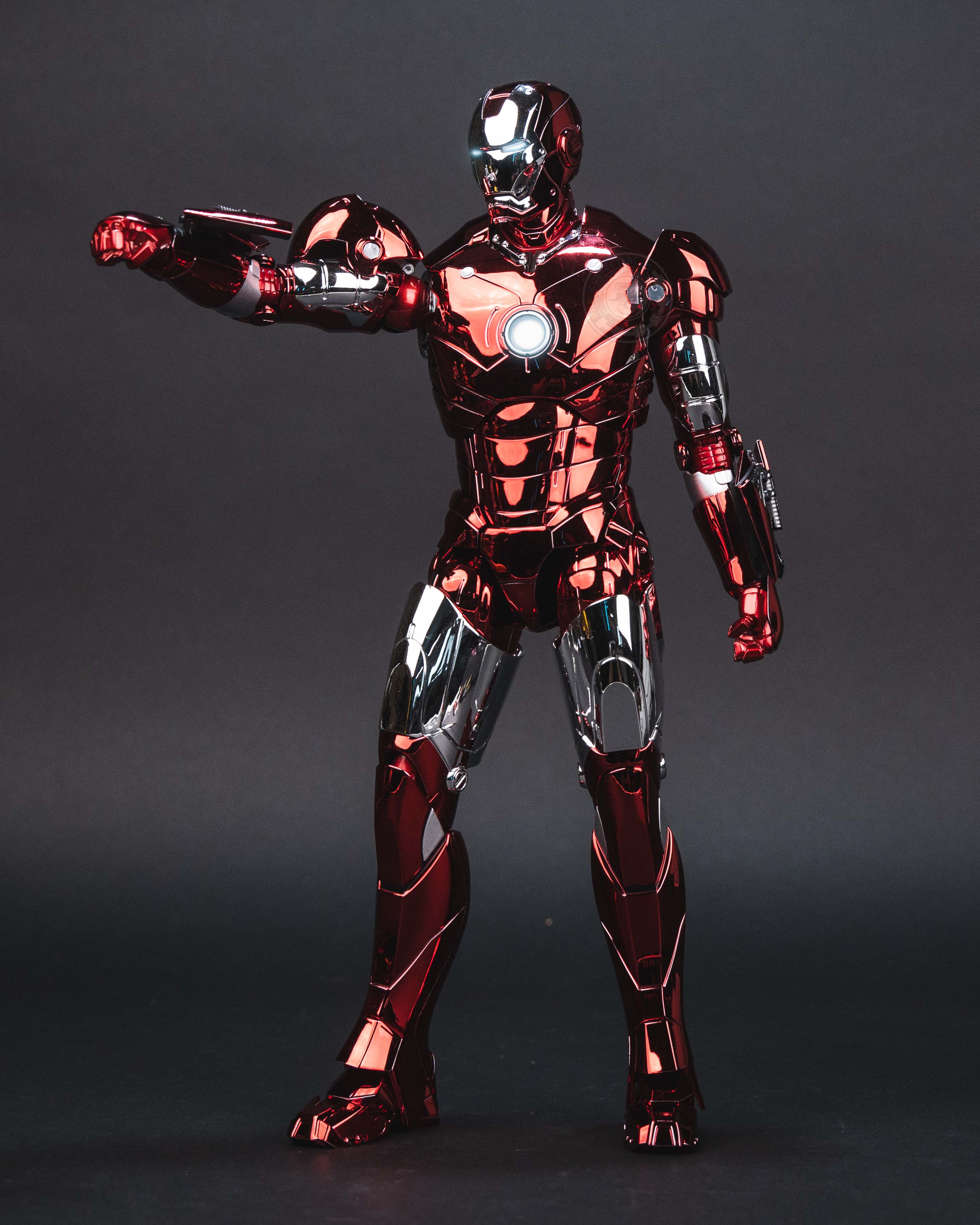 Hot Toys MMS744D64 Ironman Mark III (Red & Chrome Version) Exclusive L –  Pop Collectibles