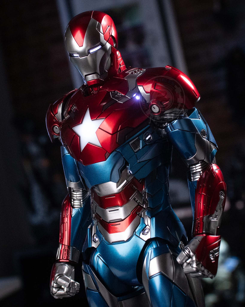 Hot Toys CMS021D68 Marvel Comics 1/6th scale Iron Patriot Collectible Figure (Hot Toys Exclusive)