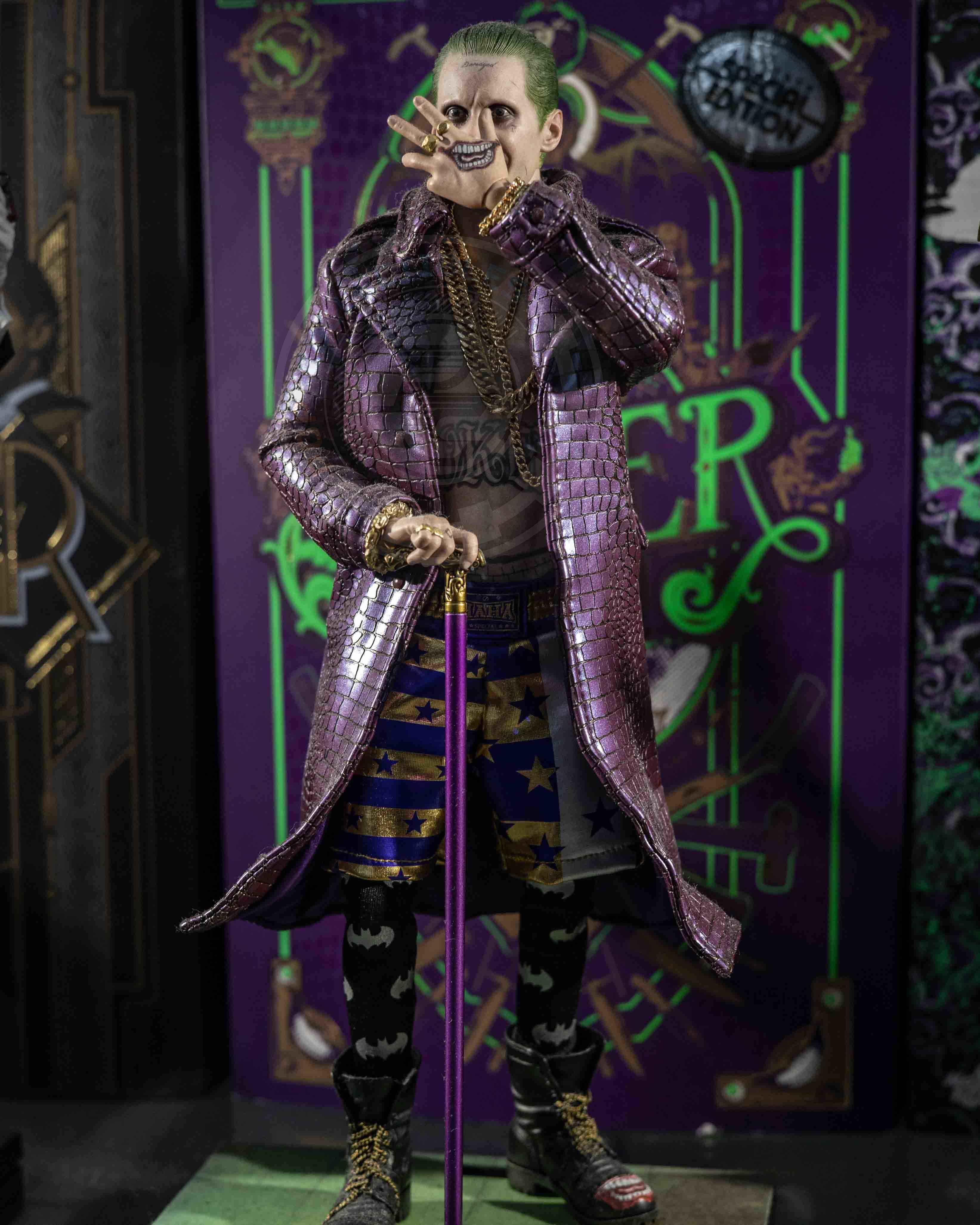 その他 Hot toys Joker Purple Coat Version 1/6 DC Comics The Joker Purple Coat Version Sixth Scale Figure b