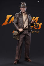 Load image into Gallery viewer, Hot Toys MMS716 Indiana Jones and the Dial of Destiny Indiana Jones 1/6 Scale Collectible Figure