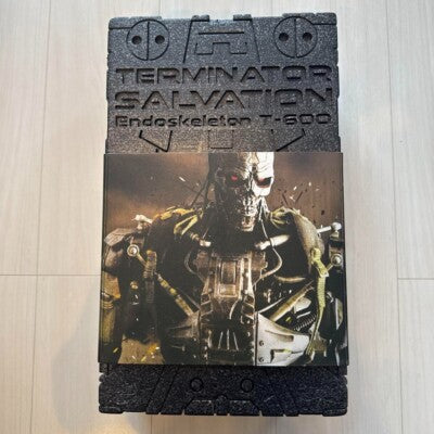 Hot Toys MMS93 Terminator 4: T-600 Endoskeleton 1/6 Scale Collectible Figure