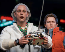 Load image into Gallery viewer, Hot toys MMS610 Back to the Future Doc Brown Collectible Figure (Deluxe Edition)