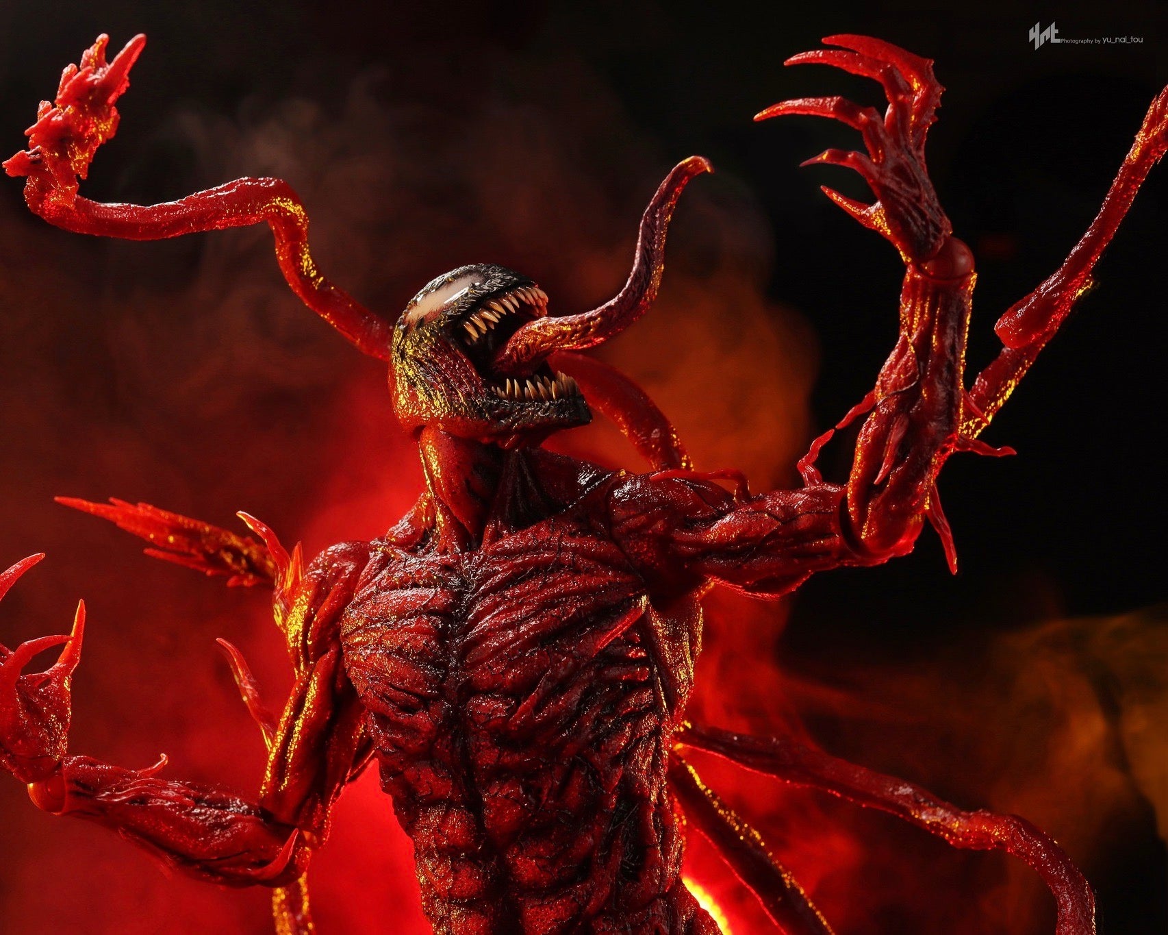 Carnage deluxe, Hot Toys figure