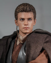 Load image into Gallery viewer, Hot Toys MMS677 Star Wars Attack of the Clones Anakin Skywalker 1/6 Scale Collectible Figure