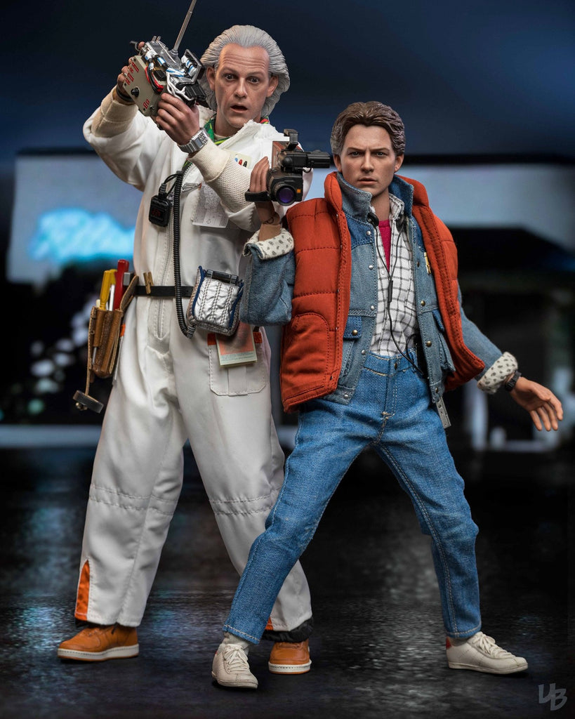 Hot toys MMS610 Back to the Future Doc Brown Collectible Figure (Deluxe Edition)