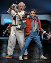 Load image into Gallery viewer, Hot toys MMS610 Back to the Future Doc Brown Collectible Figure (Deluxe Edition)