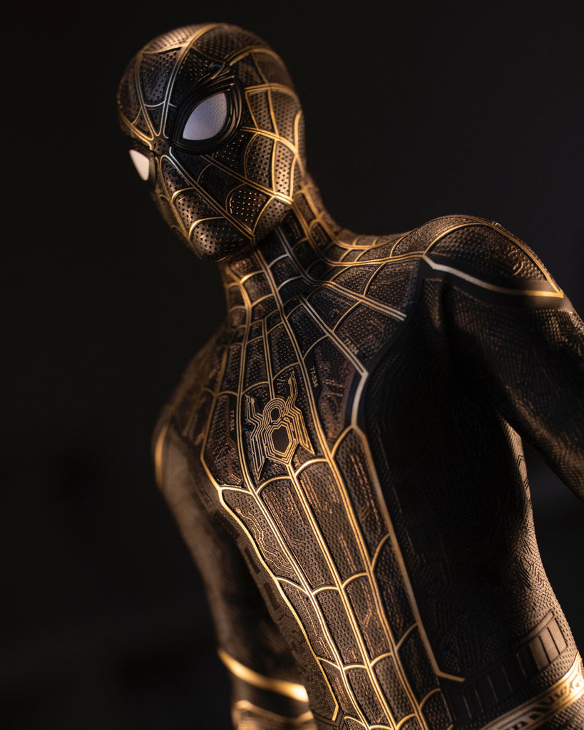 Hot toys MMS604 Spiderman No Way Home Black and Gold Suit