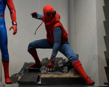 Load image into Gallery viewer, Hot toys MMS414 Spiderman Homecoming Homemade Suit