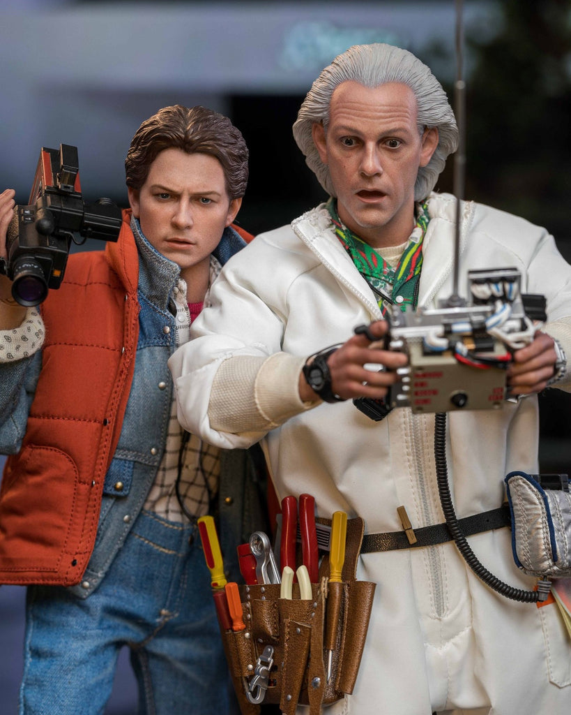 Hot toys MMS610 Back to the Future Doc Brown Collectible Figure (Deluxe Edition)