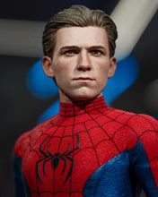 Load image into Gallery viewer, Hot Toys MMS680 Spiderman No Way Home Spiderman New Red and Blue Suit Deluxe Edition 1/6 Scale Collectible Figure