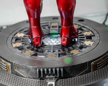 Load image into Gallery viewer, Hot Toys DS004D51 Ironman Mark VII (Open Armor Version) 1/6 Scale Collectible Figure