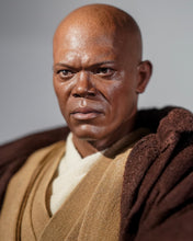 Load image into Gallery viewer, Hot Toys MMS681 Star Wars Attack of the Clones Mace Windu 1/6 Scale Collectible Figure