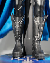 Load image into Gallery viewer, Hot toys MMS673 Thor Love and Thunder Valkyrie 1/6 Scale Collectible Figure