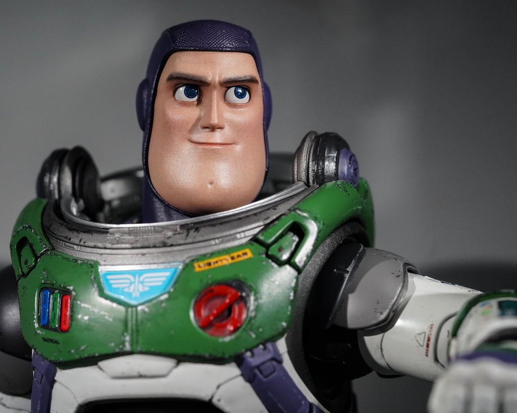 Hot Toys MMS635 The Space Ranger Alpha Buzz Lightyear Deluxe Edition 1/6 Scale Collectible Figure