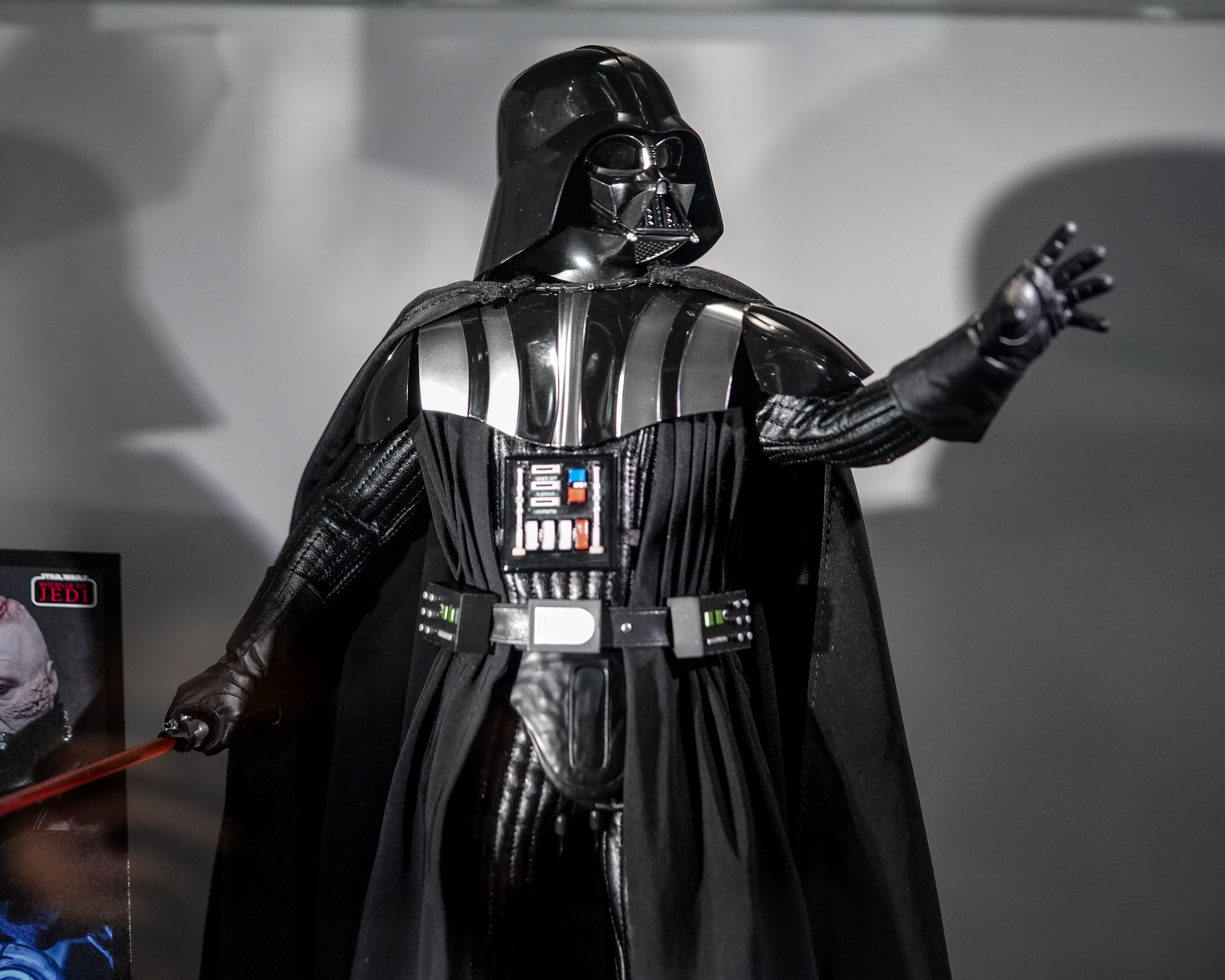 Hot toys darth vader best sale return of the jedi