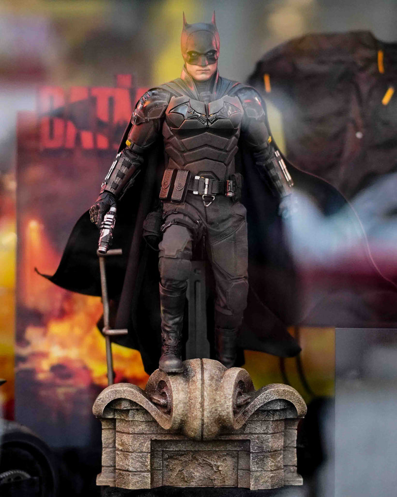 Hot Toys MMS639 DC The Batman (Deluxe Edition) 1/6 Scale Collectible Figure