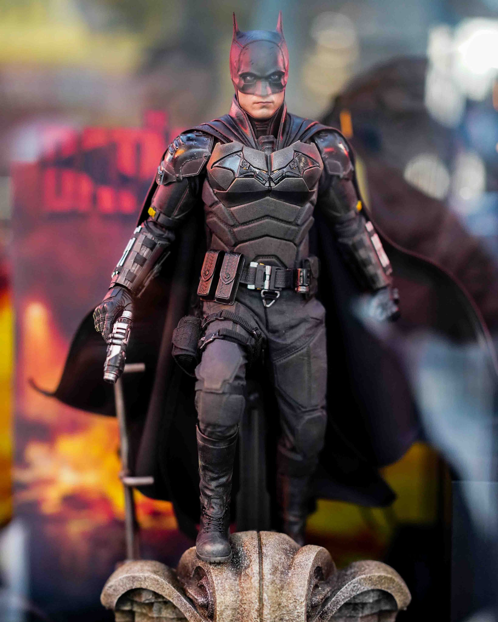 Hot Toys MMS639 DC The Batman (Deluxe Edition) 1/6 Scale