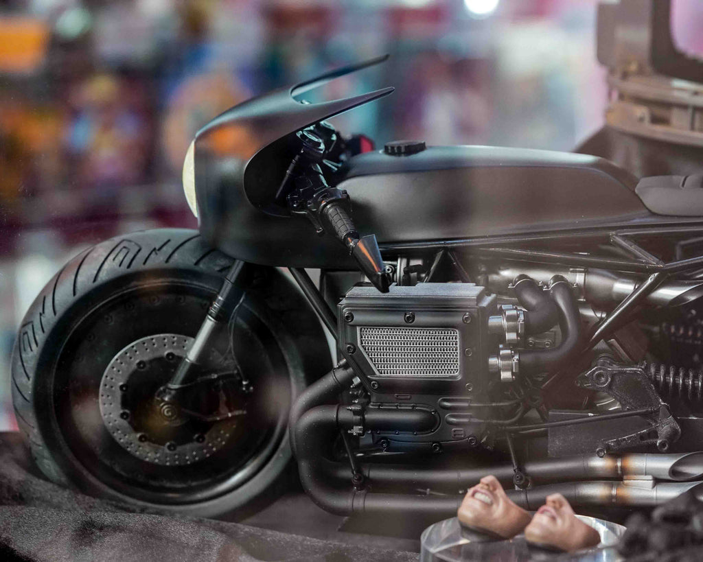 Hot Toys MMS642 DC The Batman Batcycle 1/6 Scale Vehicle