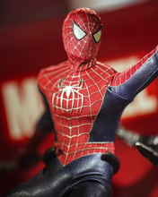 Load image into Gallery viewer, Hot Toys MMS661 Spiderman No Way Home Friendly Neighborhood Spider-Man(Regular Edition)