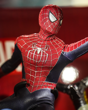 Load image into Gallery viewer, Hot Toys MMS661 Spiderman No Way Home Friendly Neighborhood Spider-Man(Regular Edition)