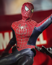 Load image into Gallery viewer, Hot Toys MMS661 Spiderman No Way Home Friendly Neighborhood Spider-Man(Regular Edition)