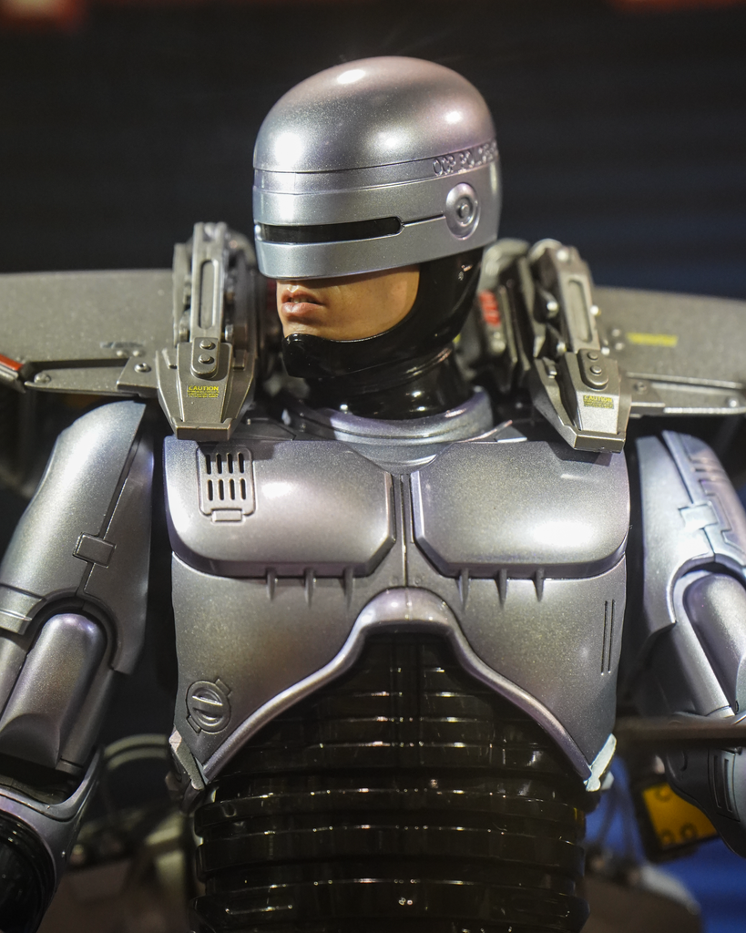 Hot Toys MMS669D49B RoboCop 1/6 Scale Collectible Figure Special Editi –  Pop Collectibles