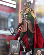 Load image into Gallery viewer, Hot Toys MMS663B Thor Love and Thunder Mighty Thor Special Edition 1/6 Scale Collectible Figure