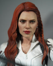 Load image into Gallery viewer, Hot toys MMS601 Black Widow Snow Suit