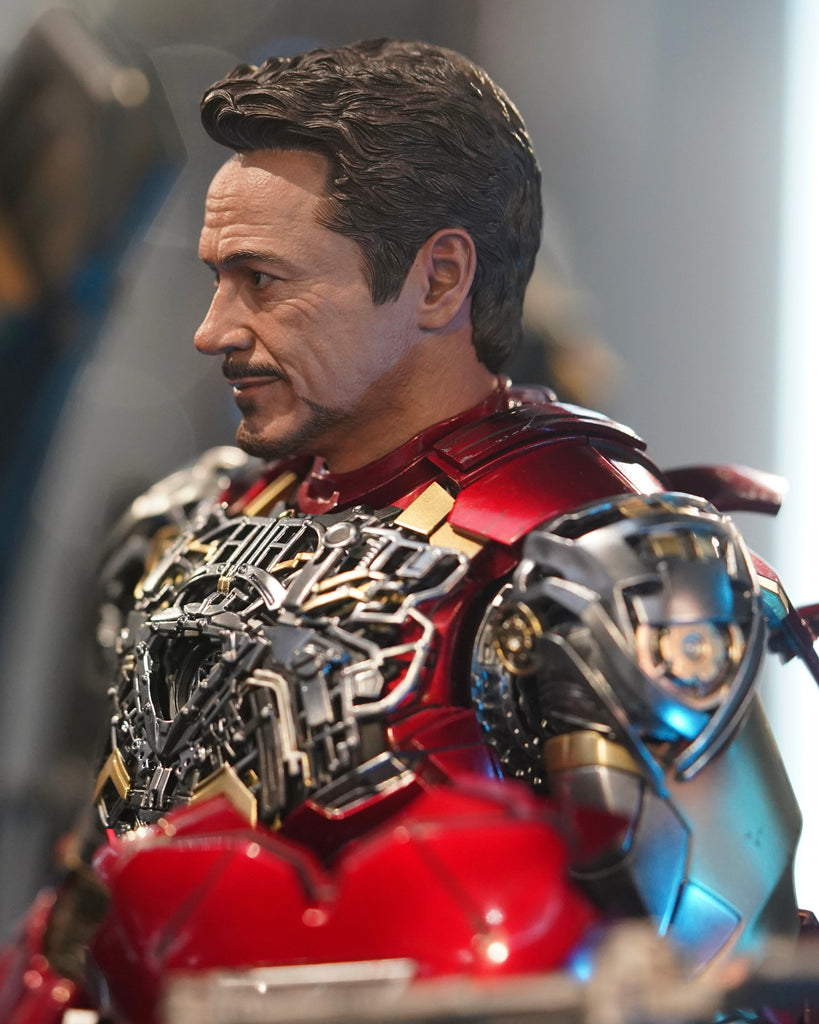 Preorder! Hot Toys MMS688D53 The Avengers Iron Man Mark VI (2.0) With Suit Up Gantry 1:6 Scale Collectible Set