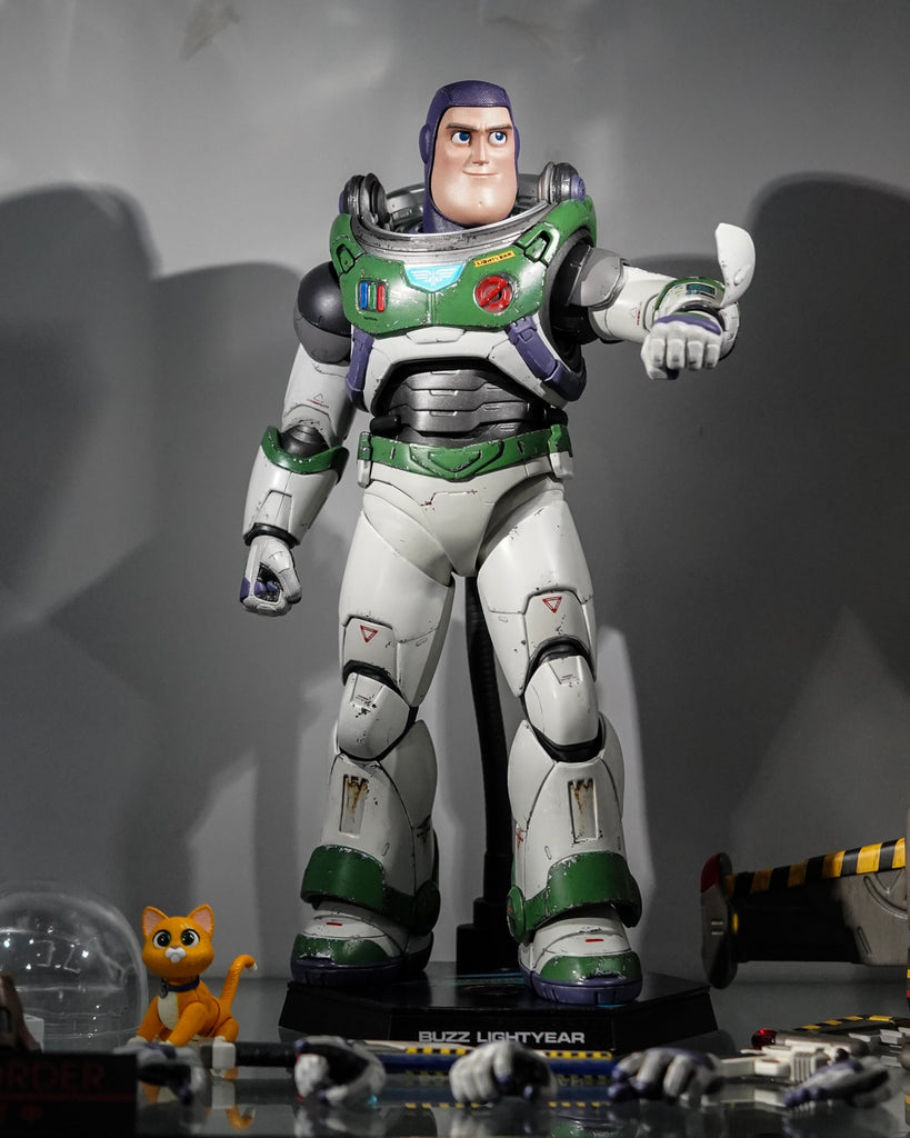 Hot Toys MMS635 The Space Ranger Alpha Buzz Lightyear Deluxe Edition 1/6 Scale Collectible Figure