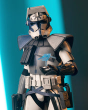 Load image into Gallery viewer, Hot Toys TMS064 Star Wars The Clone Wars Clone Trooper Jesse 1/6 Scale Collectible Figure
