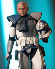 Load image into Gallery viewer, Hot Toys TMS064 Star Wars The Clone Wars Clone Trooper Jesse 1/6 Scale Collectible Figure