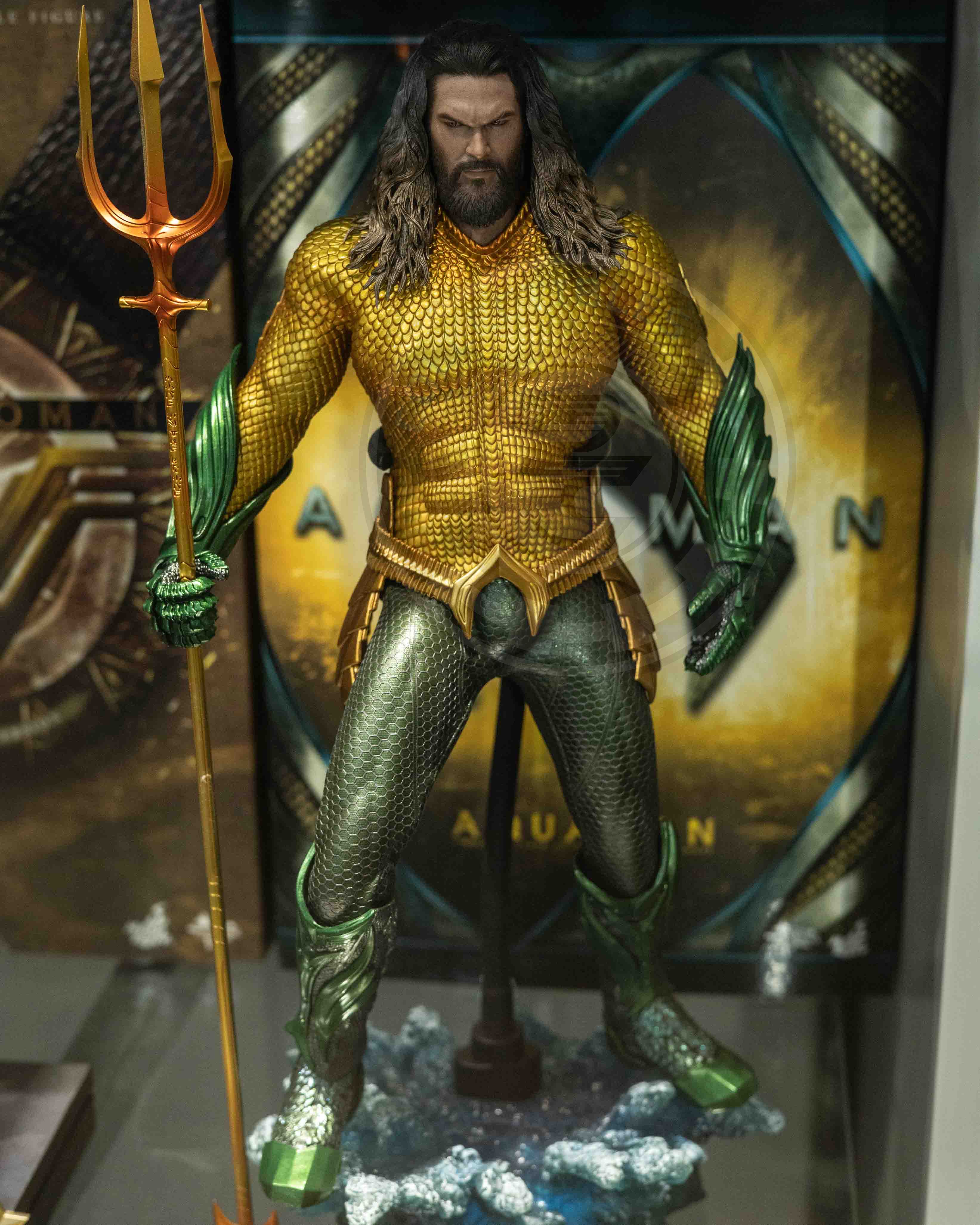 Hot toys MMS518 DC Aquaman Aquaman Gold Chrome Suit – Pop