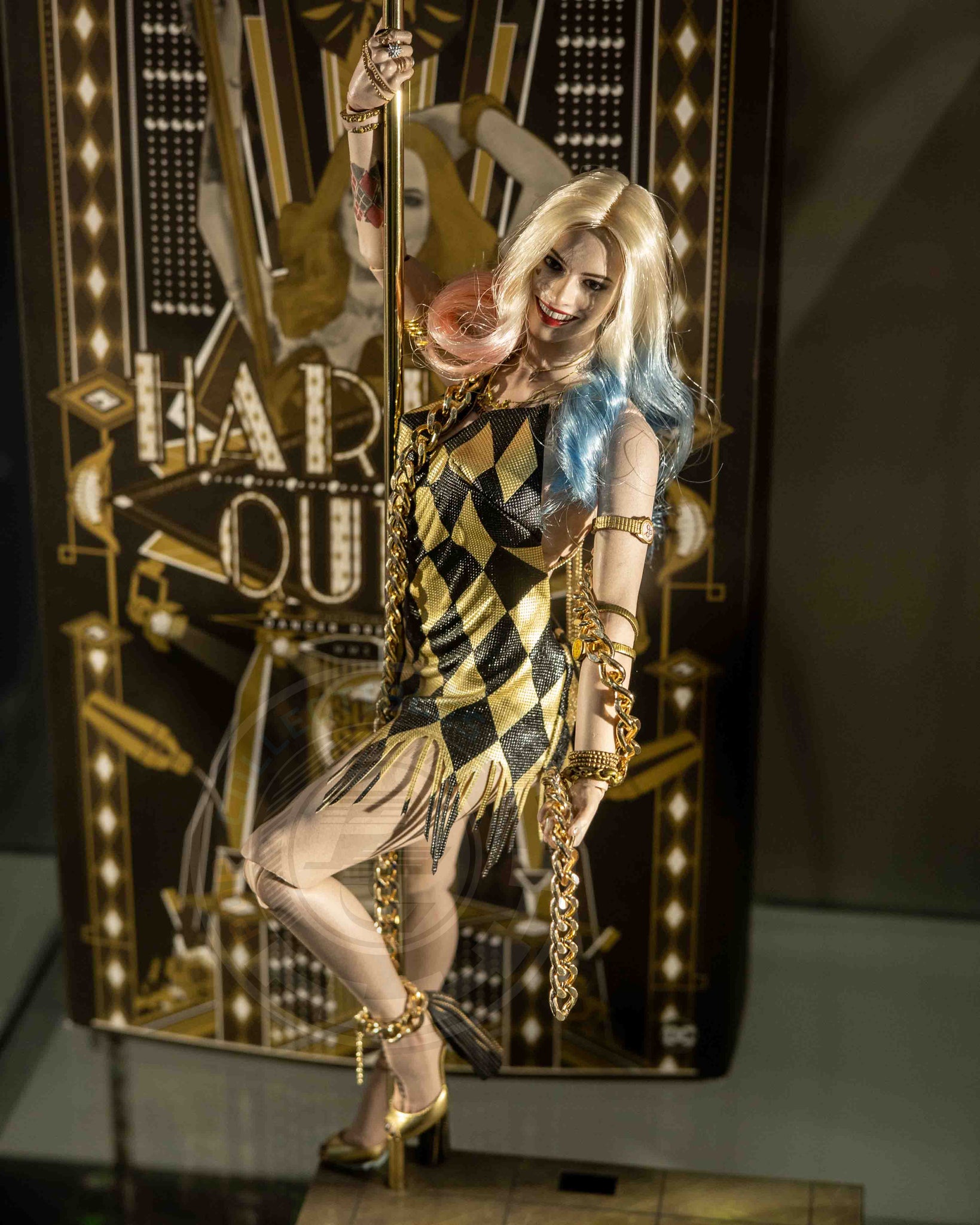 Hot toys MMS439 DC The Suicide Squad Harley Quinn Dancer version Pop Collectibles Hot toys MMS439 DC The Suicide Squad Harley Quinn Dancer version Pop Collectibles