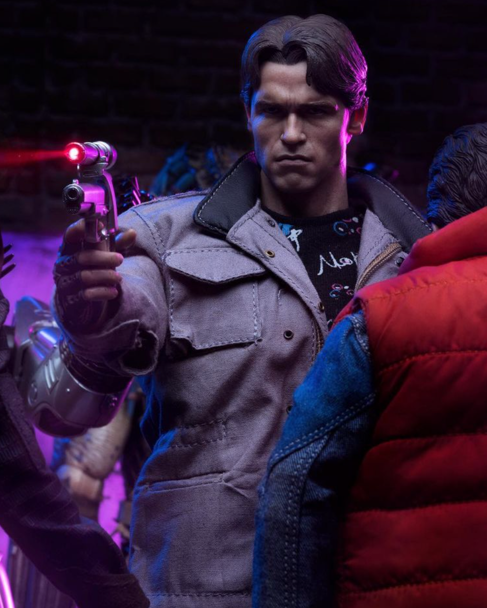 希少 2011年 Hot Toys ターミネーター T-800 MM136 Terminator T-800 (Battle Damaged) Sixth Scale Figure by Hot