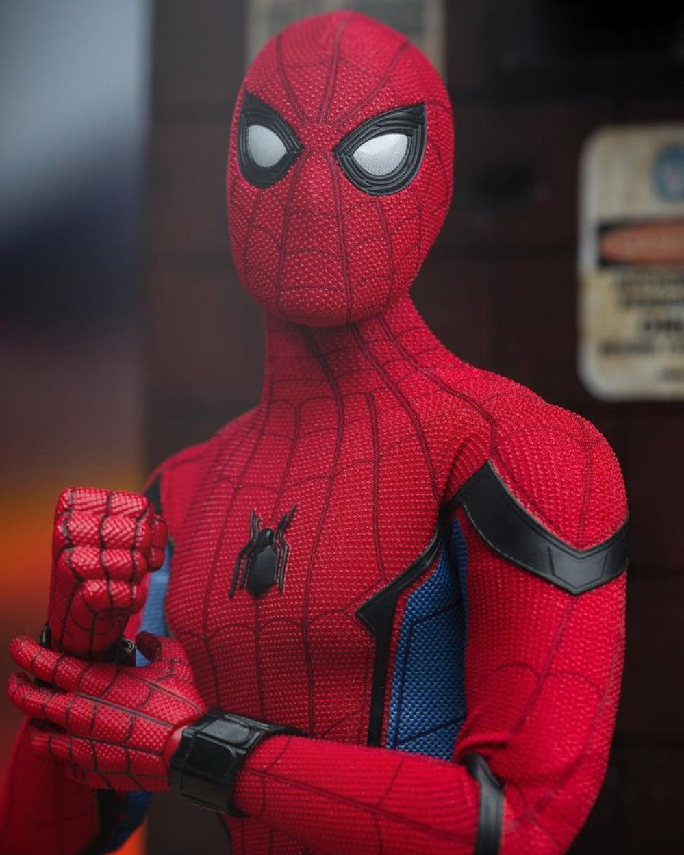 Spider-Man Homecoming - Statua Spider-Man 30cm - La Bottega Del Nerd Spider-Man Homecoming - Statua Spider-Man 30cm - La Bottega Del Nerd