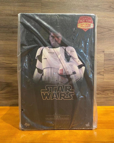 Hot toys MMS367 Star Wars The Force Awaken Finn First Order Stormtrooper Version