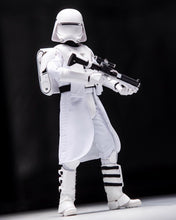 Load image into Gallery viewer, Hot toys MMS321 Star Wars The Force Awaken Snowtrooper