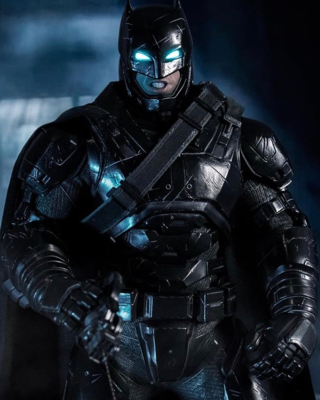 Hot toys MMS356 DC Batman v Superman Armored Batman Black Chrome