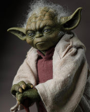 Load image into Gallery viewer, Hot toys MMS495 Star Wars Attack of the Clones Yoda