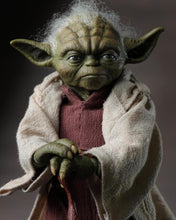 Load image into Gallery viewer, Hot toys MMS495 Star Wars Attack of the Clones Yoda