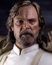 Load image into Gallery viewer, Hot toys MMS390 Star Wars The Force Awakens Luke Skywalker